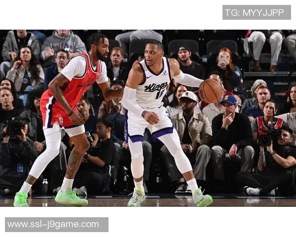 韦德与威少精彩对决瞬间回顾及两位球星的赛场风采展示